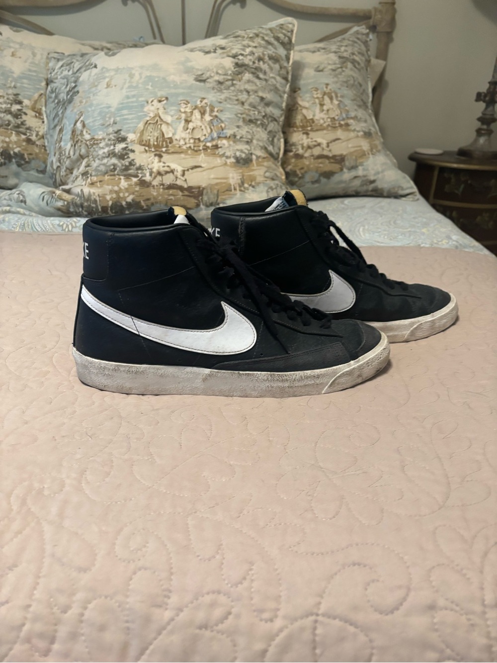 Nike Men’s Black High-Top Sneakers with White Swoosh Accent